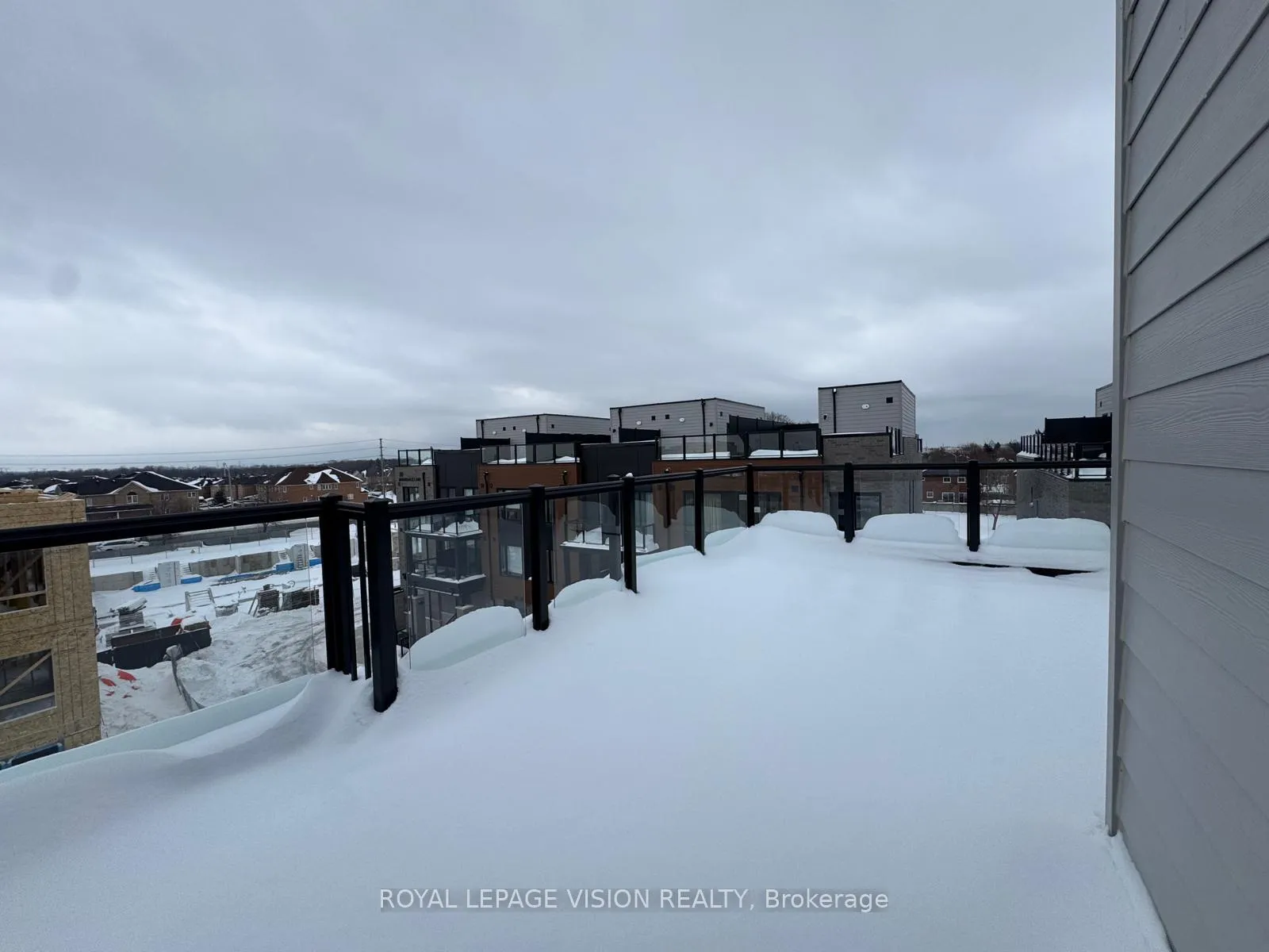 Photo 8 of Unit 18, 113 Marydale Avenue, Markham, Middlefield — HOMEH