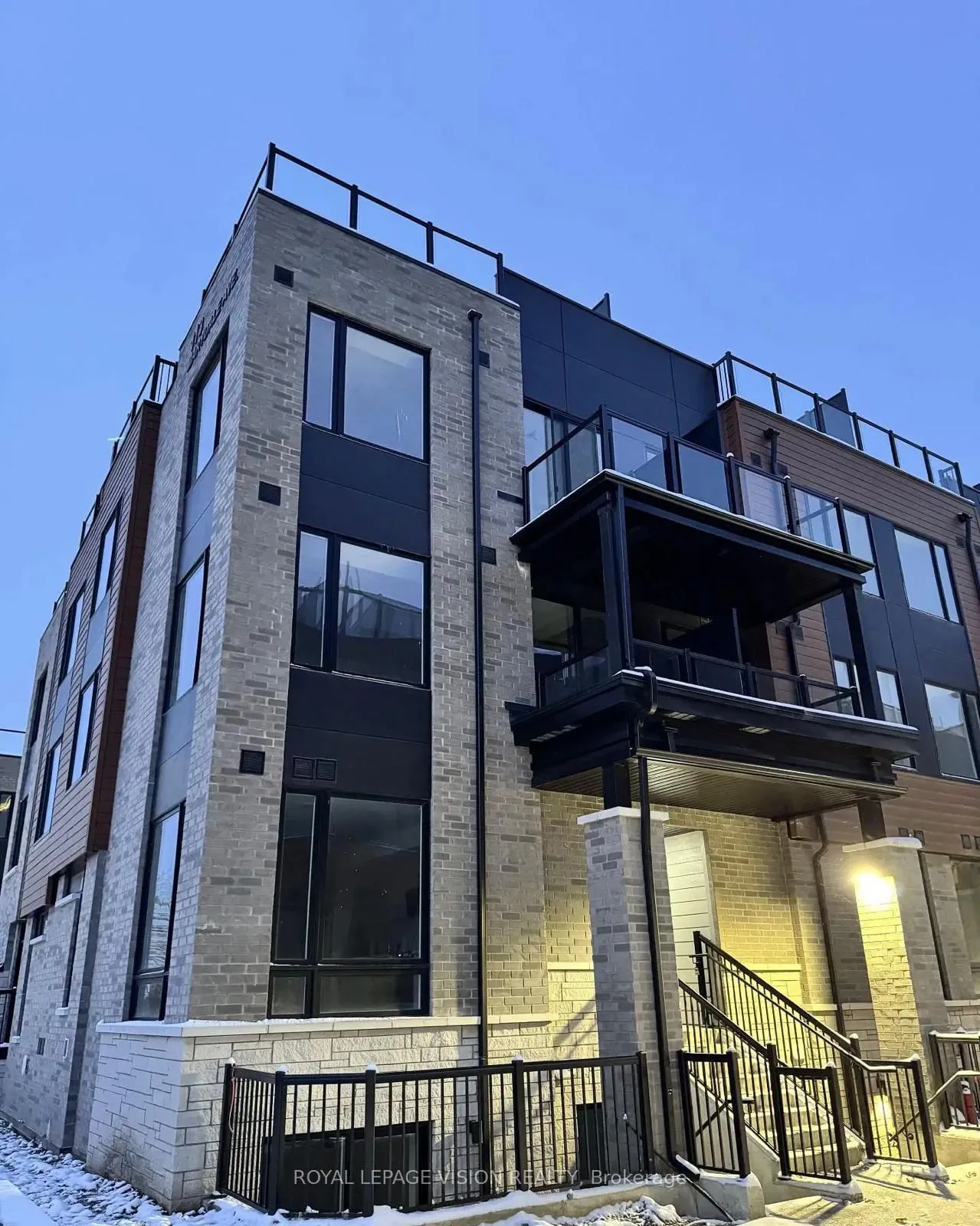 Photo 10 of Unit 18, 113 Marydale Avenue, Markham, Middlefield — HOMEH