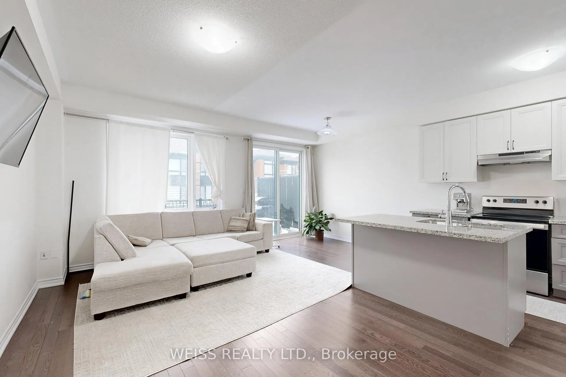 Photo 2 of 6729 Thickson Road N, Whitby, Brooklin — HOMEH