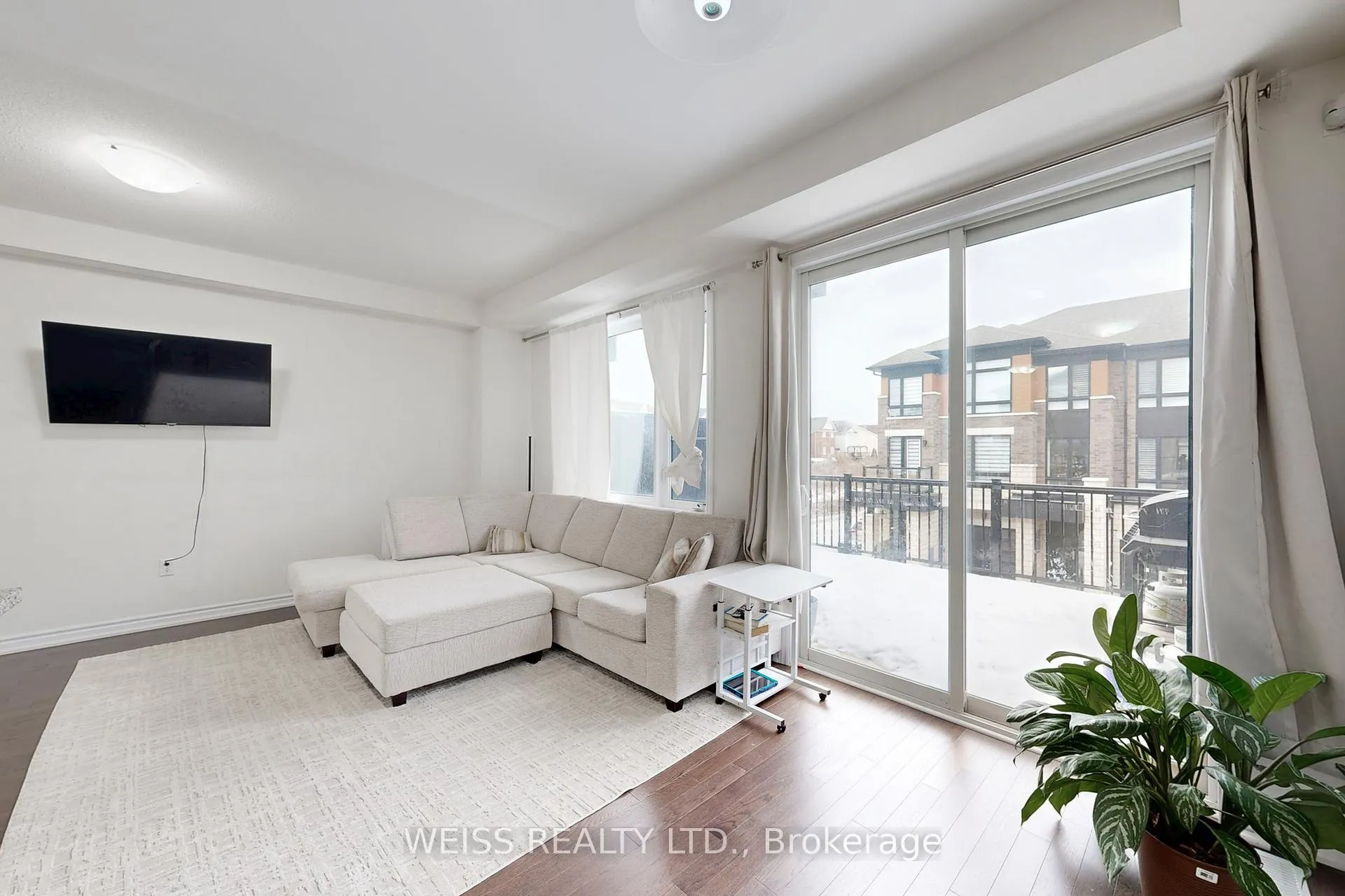 Photo 5 of 6729 Thickson Road N, Whitby, Brooklin — HOMEH