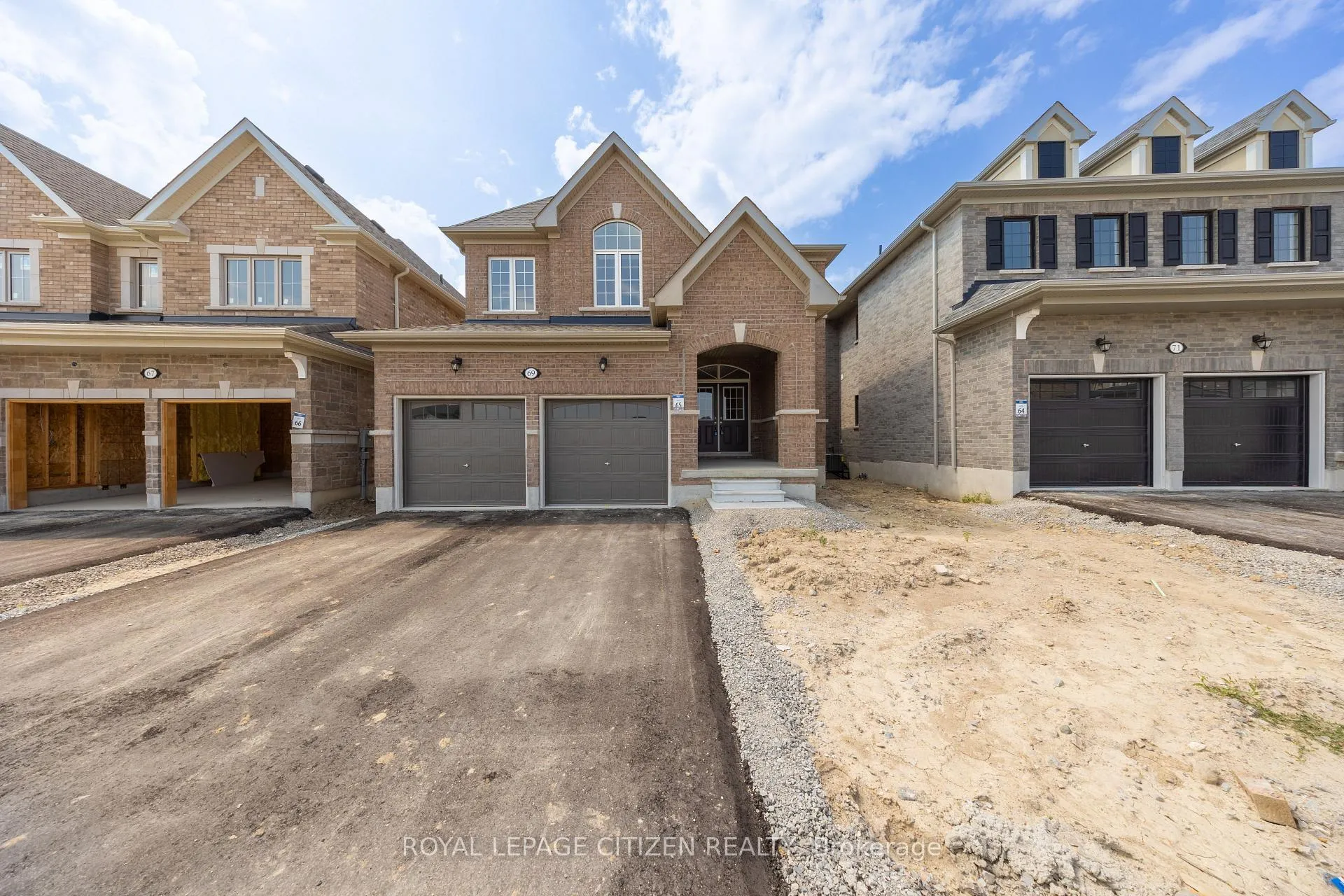 Photo 2 of 69 Fenn Crescent, New Tecumseth, Alliston — HOMEH