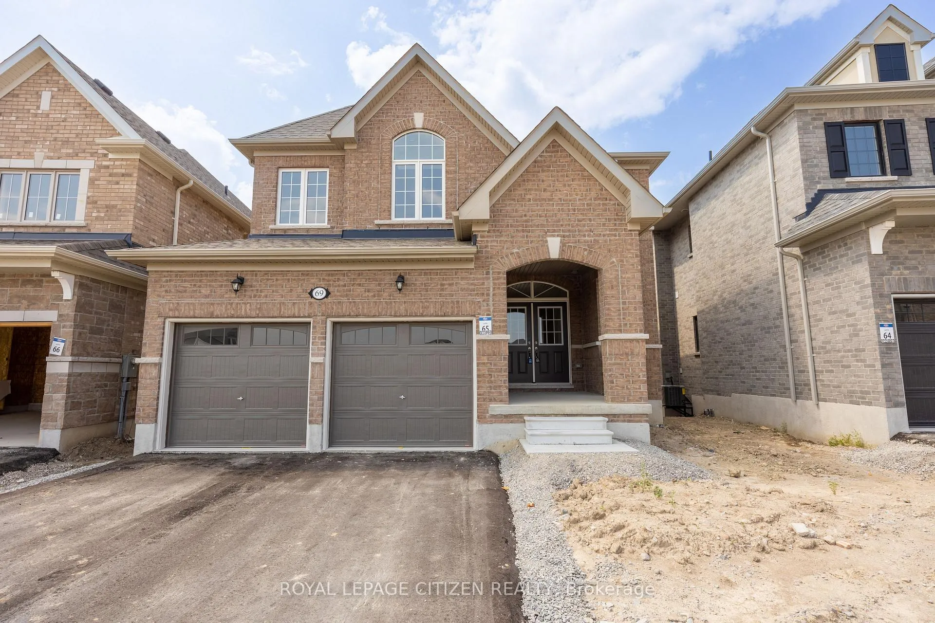 Photo 3 of 69 Fenn Crescent, New Tecumseth, Alliston — HOMEH