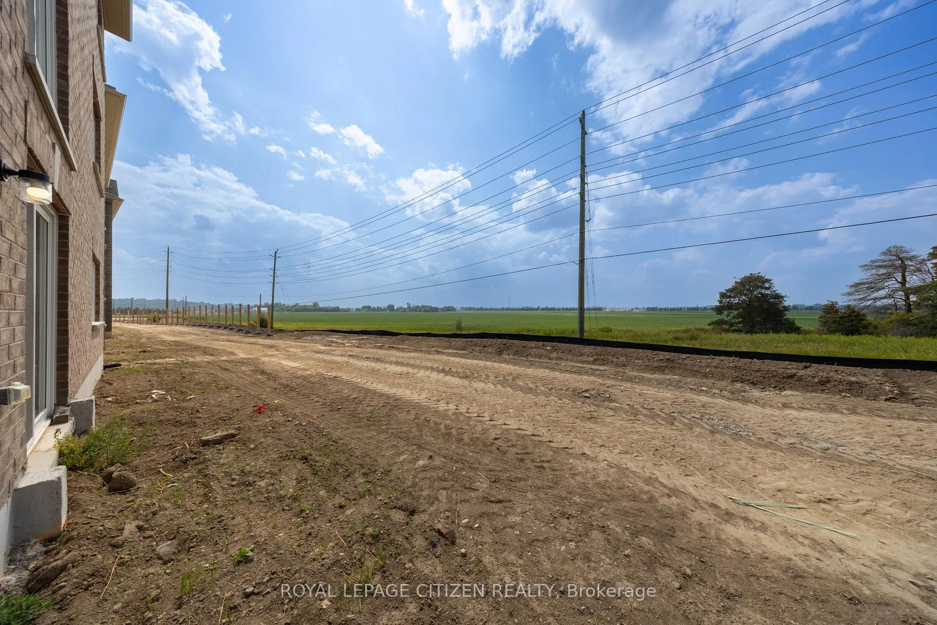 Photo 5 of 69 Fenn Crescent, New Tecumseth, Alliston — HOMEH