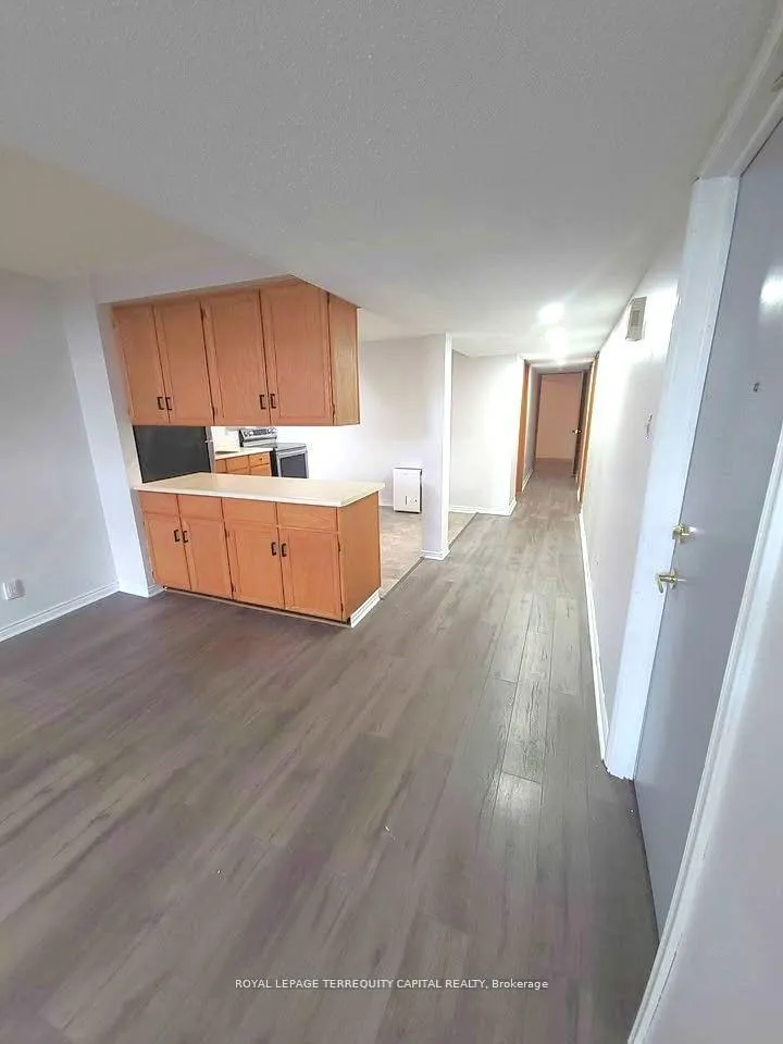 Photo 4 of Unit Lower, 98 Buchanan Street, Barrie, Grove East — HOMEH
