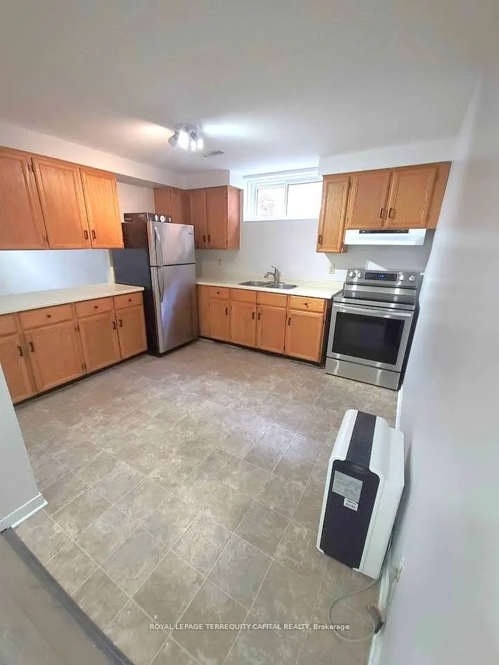 Photo 8 of Unit Lower, 98 Buchanan Street, Barrie, Grove East — HOMEH