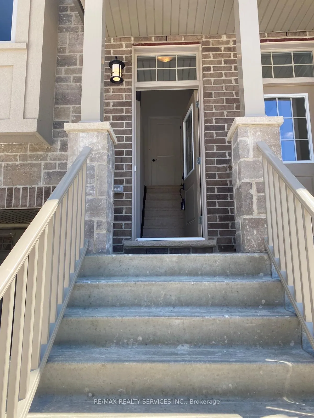 Photo 2 of 6 Marr Lane, Hamilton, Ancaster — HOMEH