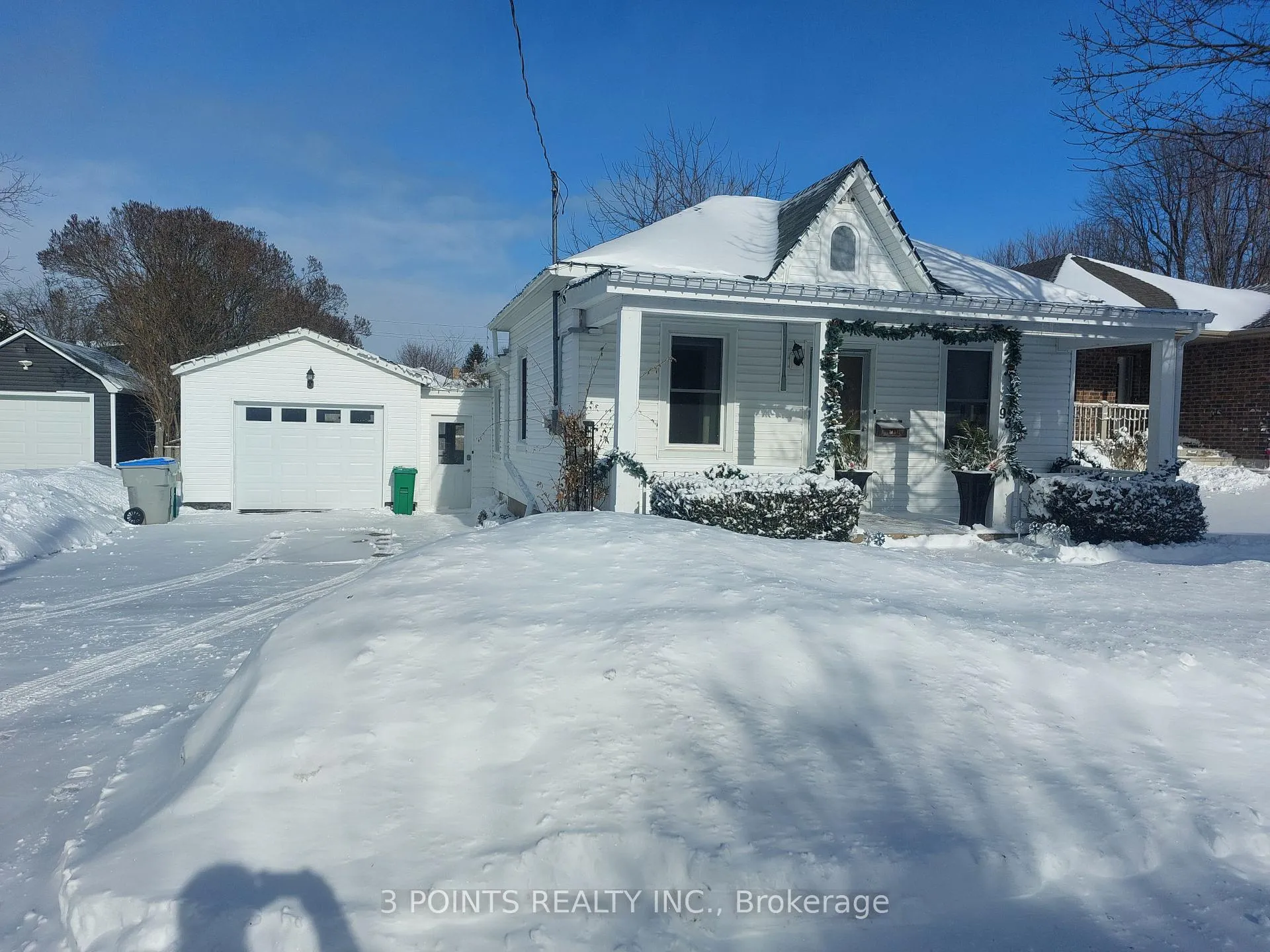 Photo 2 of 93 St David Street, Goderich, Goderich (Town) — HOMEH