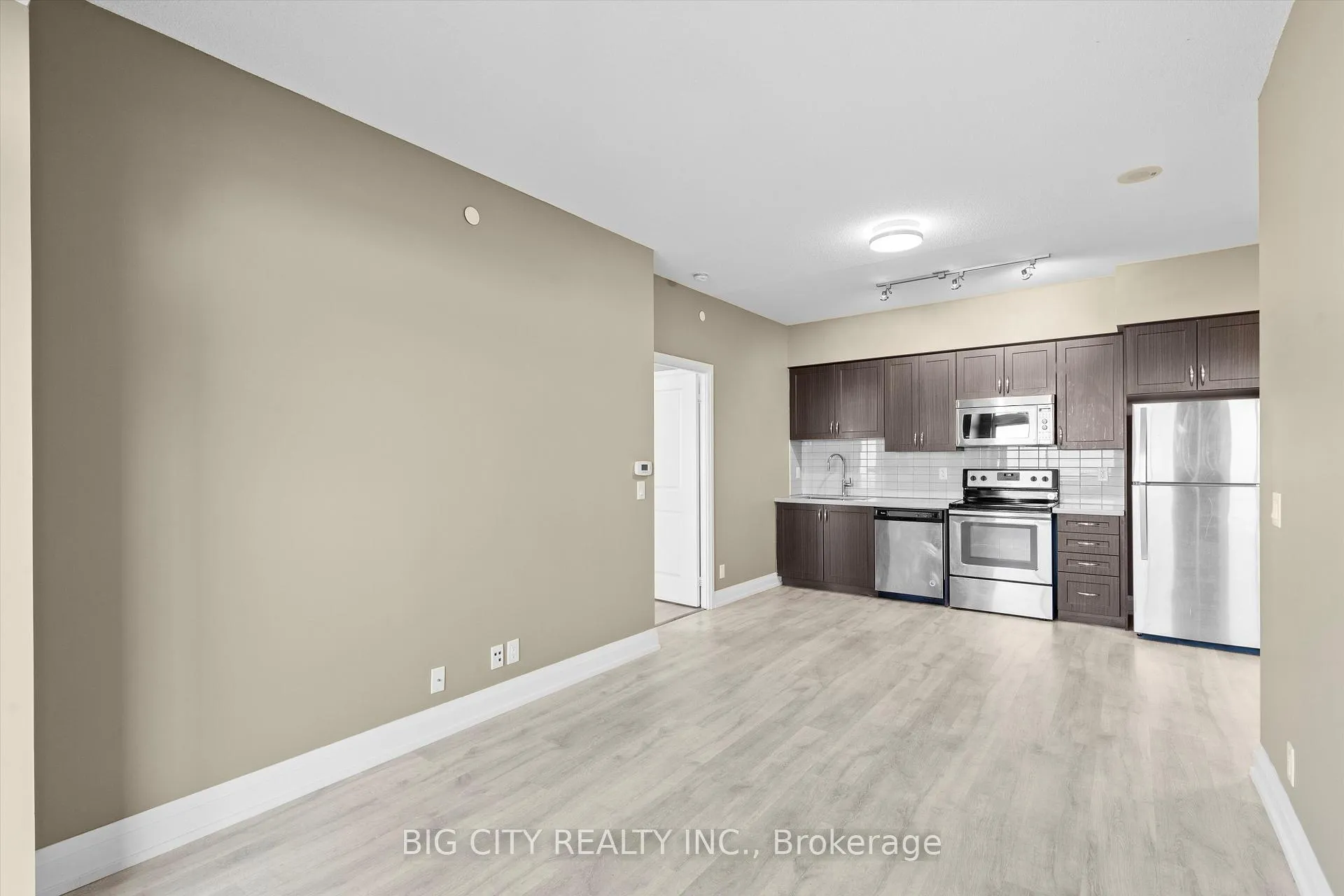 Photo 6 of Unit 2210, 7890 Bathurst Street, Vaughan, Beverley Glen — HOMEH