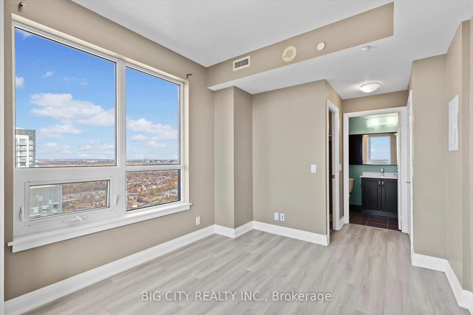Photo 9 of Unit 2210, 7890 Bathurst Street, Vaughan, Beverley Glen — HOMEH