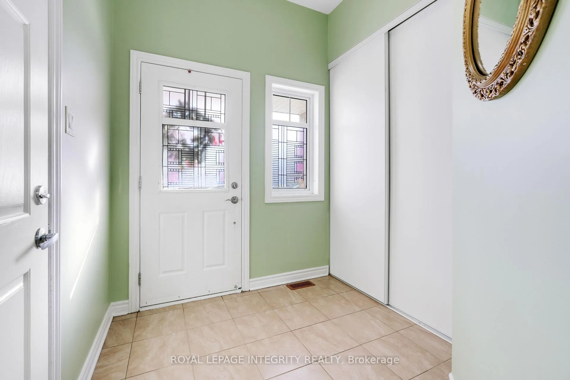 Photo 5 of 901 Ashenvale Way, Ottawa, Avalon East — HOMEH
