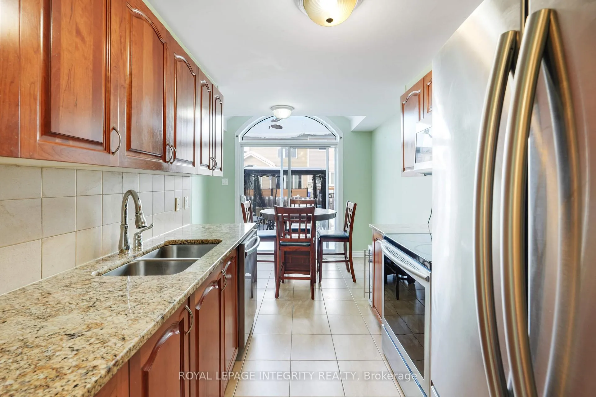 Photo 13 of 901 Ashenvale Way, Ottawa, Avalon East — HOMEH