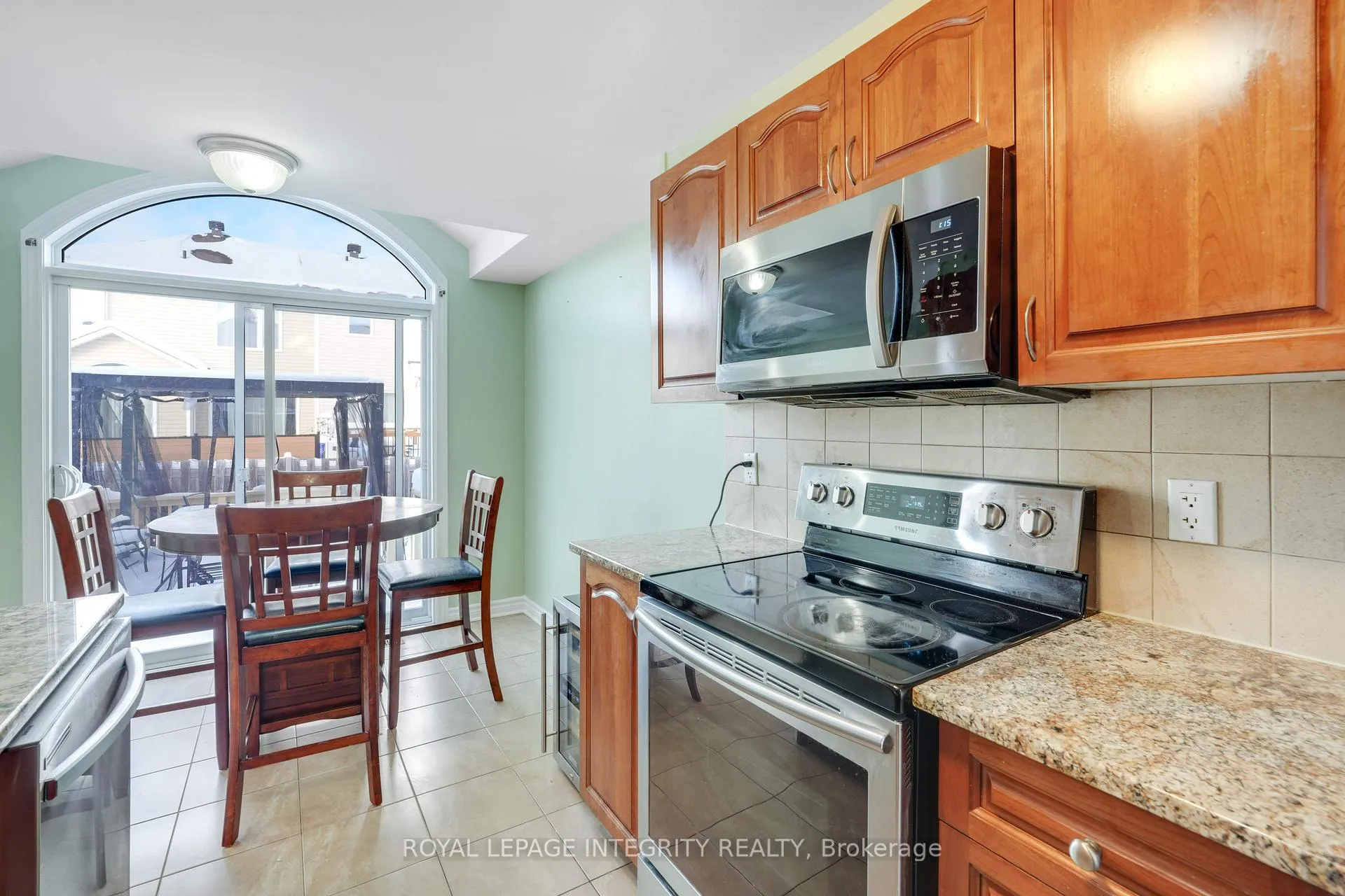 Photo 15 of 901 Ashenvale Way, Ottawa, Avalon East — HOMEH