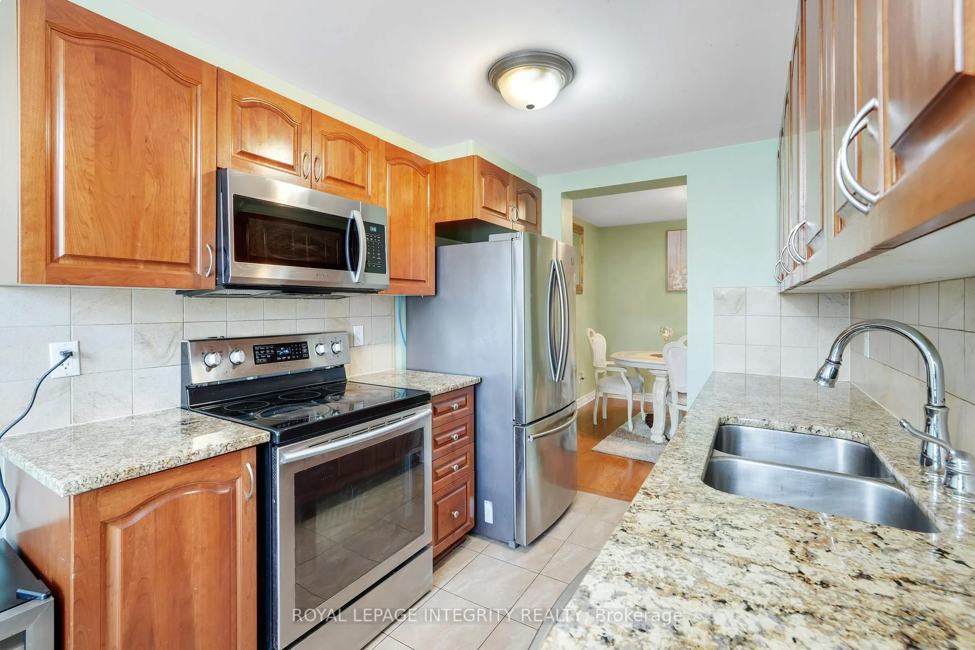 Photo 16 of 901 Ashenvale Way, Ottawa, Avalon East — HOMEH