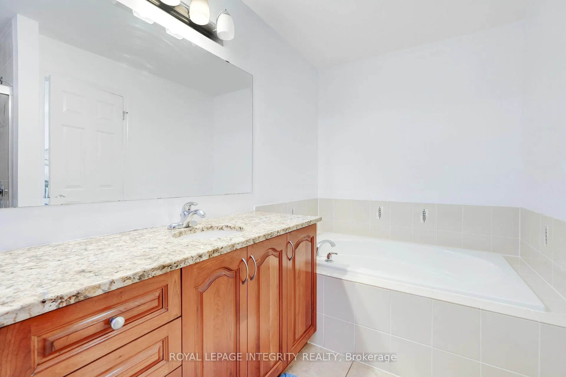 Photo 26 of 901 Ashenvale Way, Ottawa, Avalon East — HOMEH