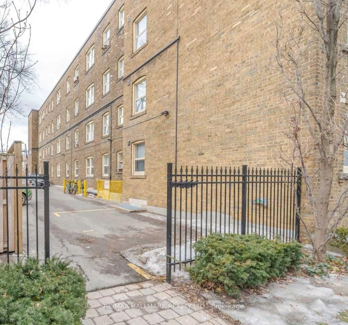 Photo 4 of Unit 303, 114 Vaughan Road, Toronto, Humewood-Cedarvale — HOMEH