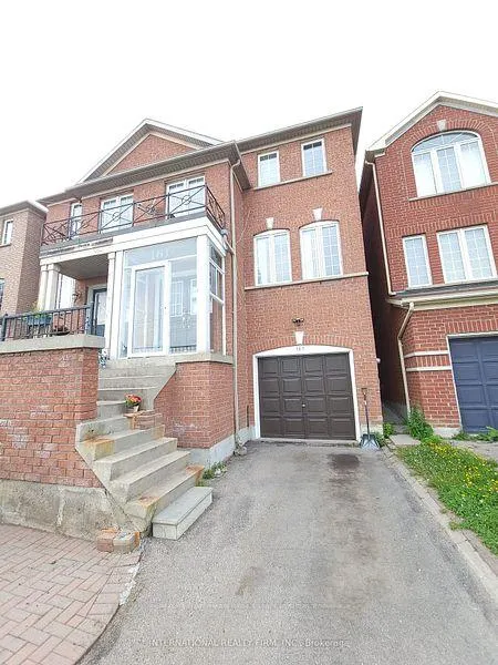 Front of Unit Ground, 161 Sassafras Circle