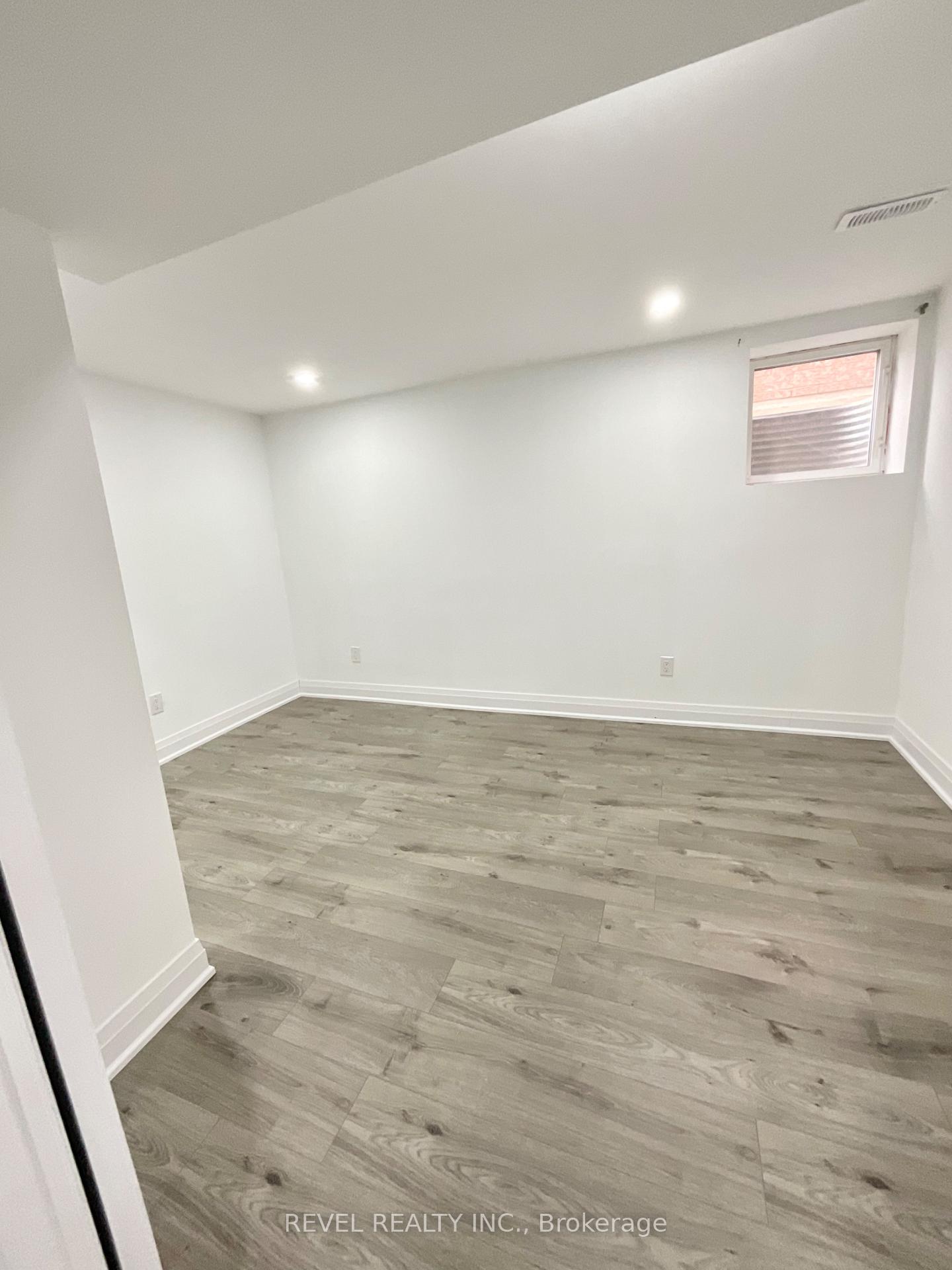 Photo 5 of Unit Lower, 54 Golden Meadow Road, Barrie, Bayshore — HOMEH