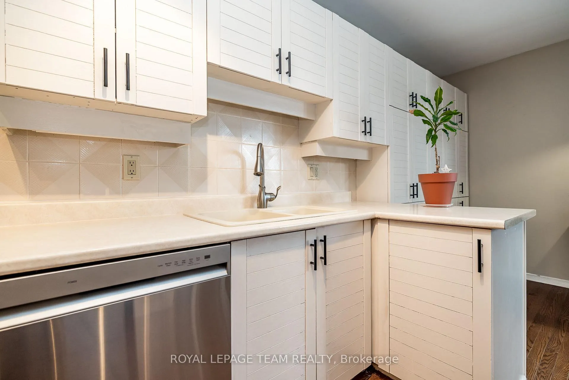 Photo 15 of Unit 13, 25 Pine Needles Court, Ottawa, Stittsville (Central) — HOMEH