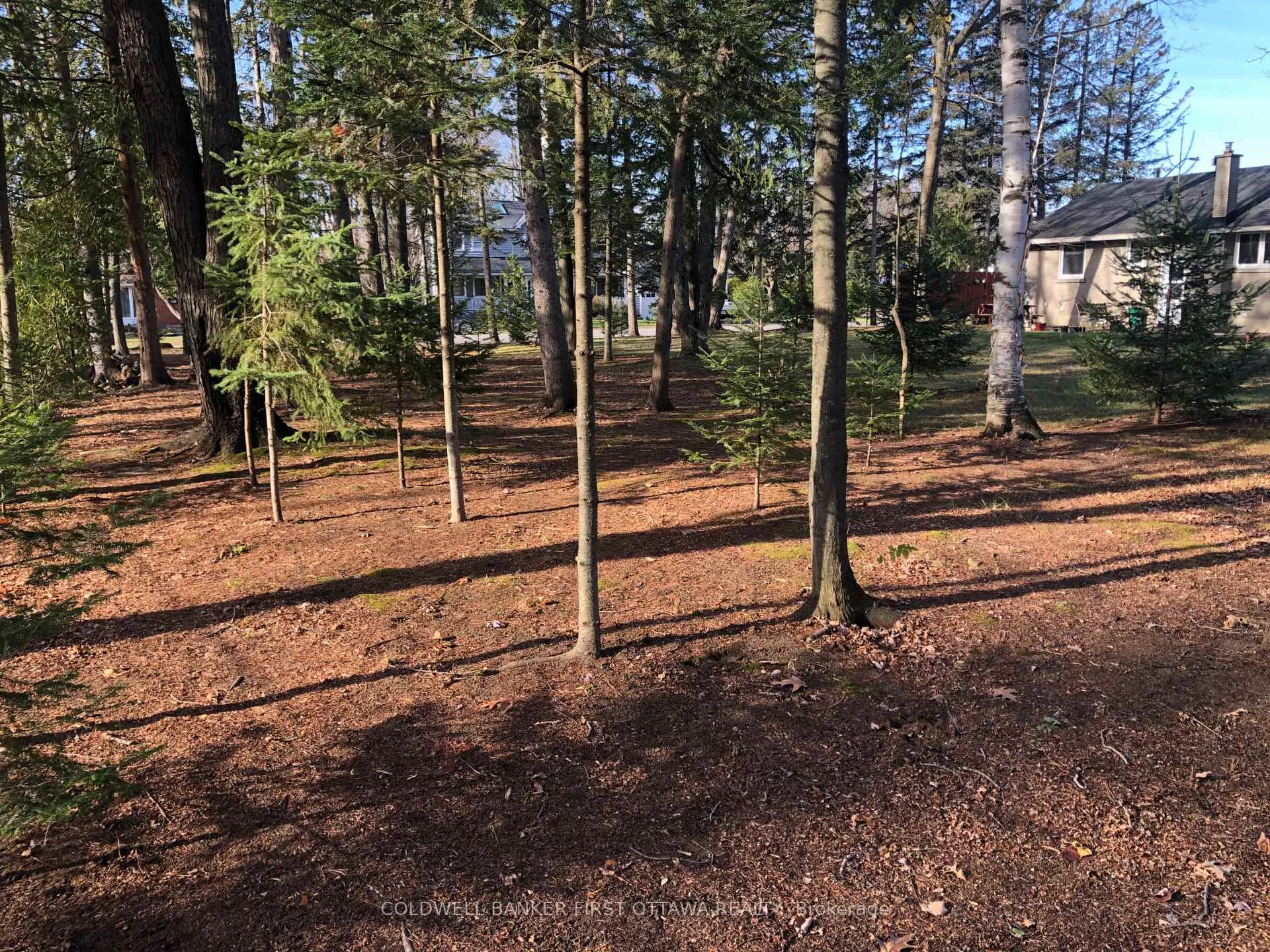 Photo 2 of 65 Vaan Drive, Ottawa, Merivale Gardens — HOMEH