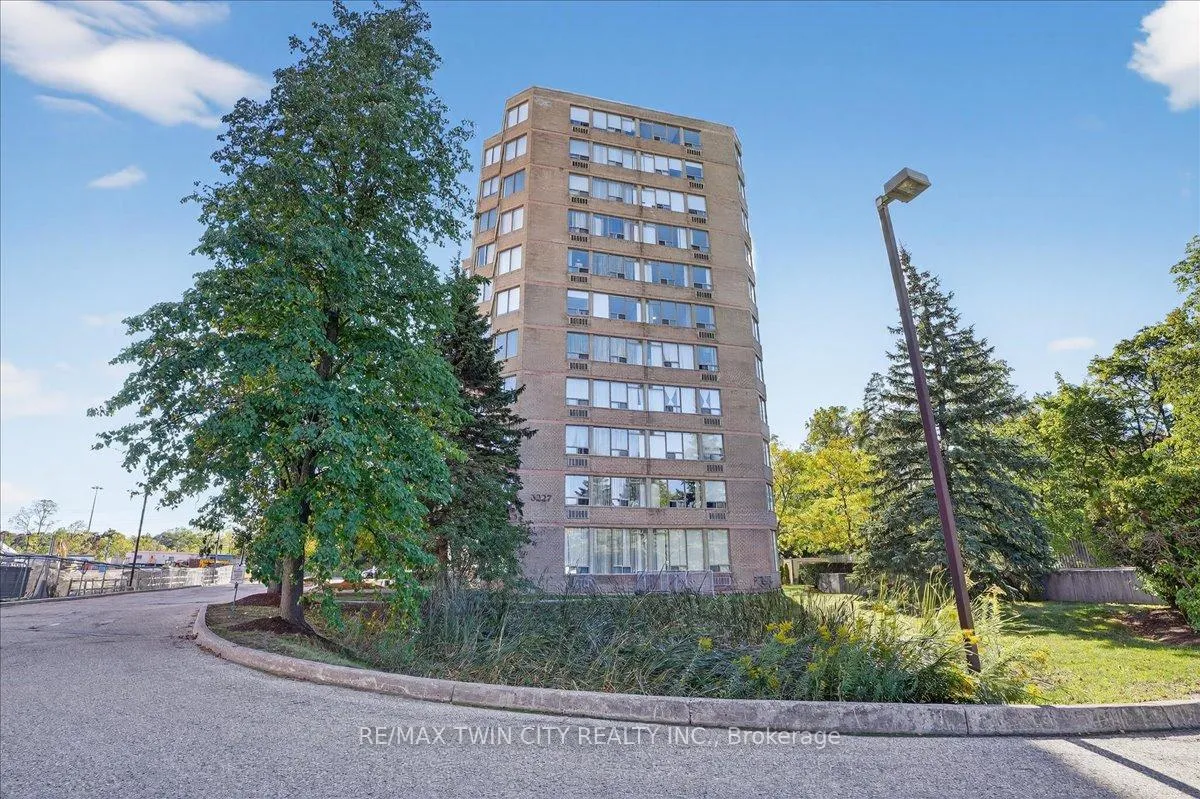 Photo 2 of Unit 506, 3227 King Street E, Kitchener, Chicopee/Freeport — HOMEH