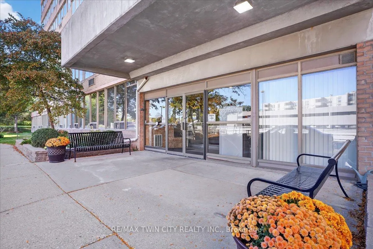 Photo 5 of Unit 506, 3227 King Street E, Kitchener, Chicopee/Freeport — HOMEH
