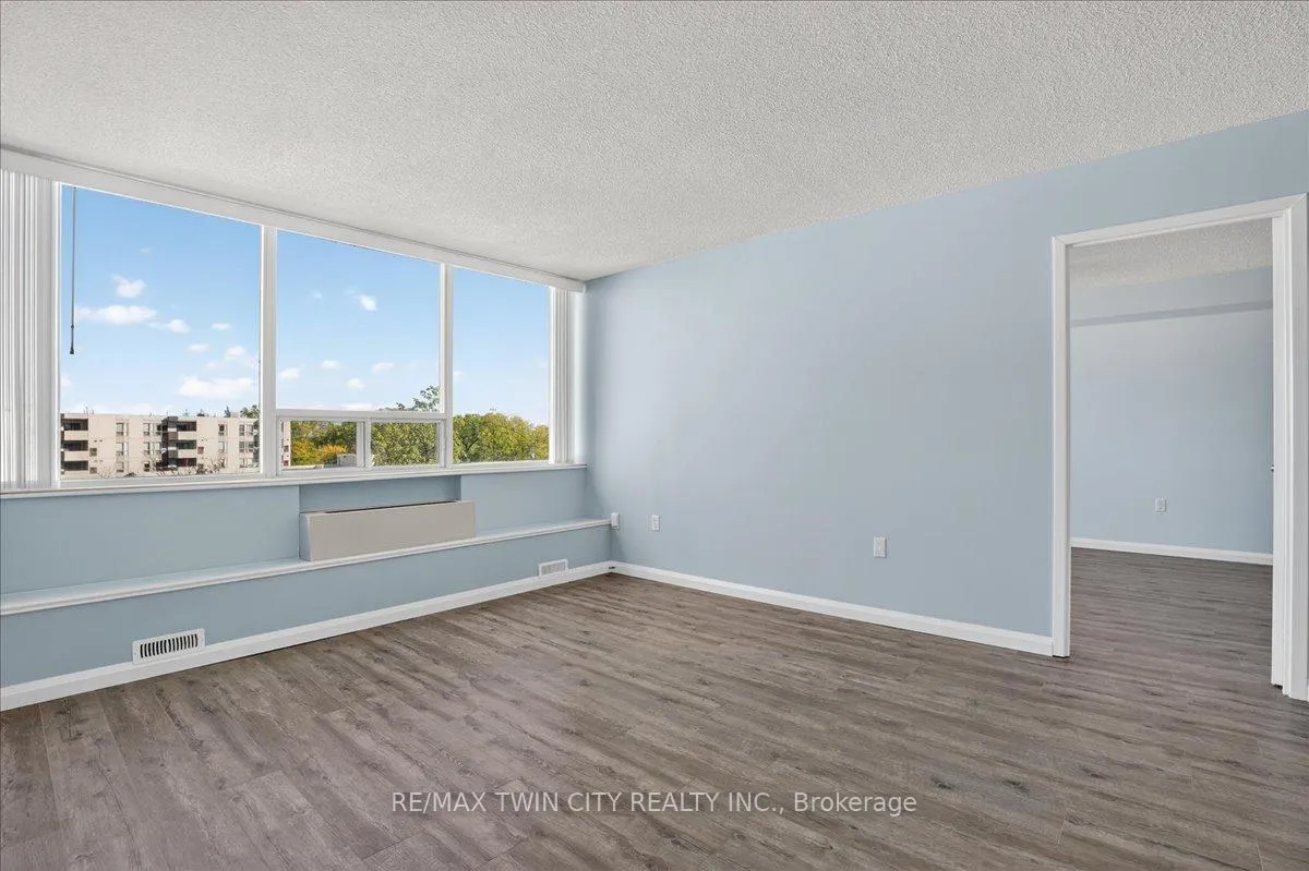 Photo 19 of Unit 506, 3227 King Street E, Kitchener, Chicopee/Freeport — HOMEH