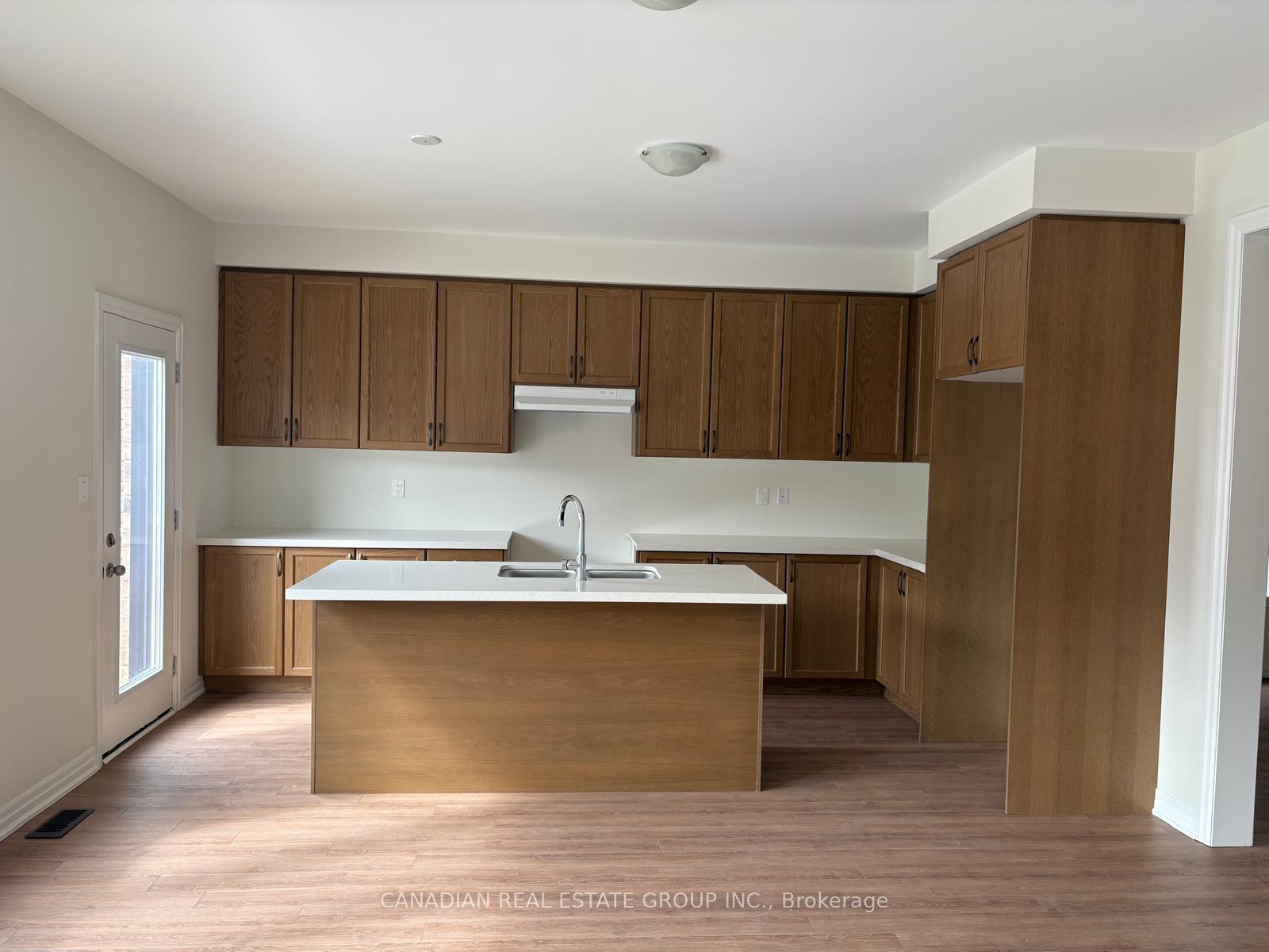 Photo 7 of 45 Donald Ingram Crescent, Georgina, Keswick North — HOMEH