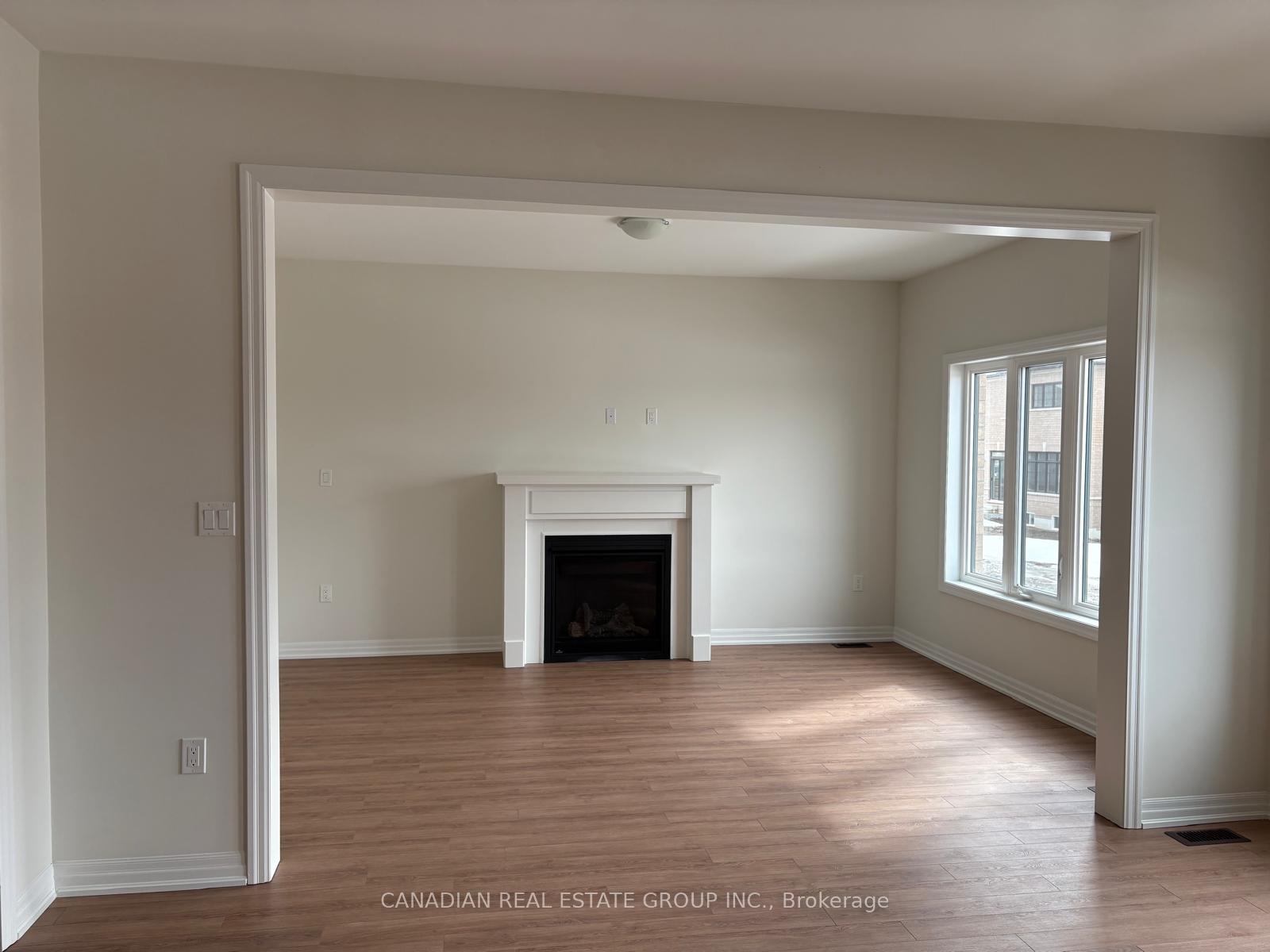 Photo 8 of 45 Donald Ingram Crescent, Georgina, Keswick North — HOMEH