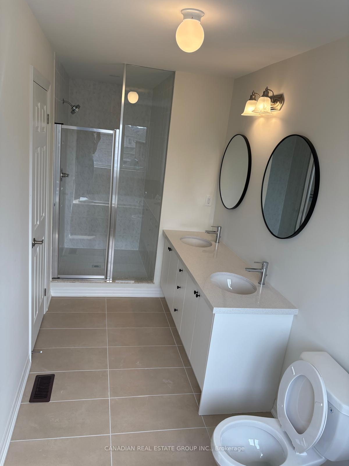 Photo 13 of 45 Donald Ingram Crescent, Georgina, Keswick North — HOMEH