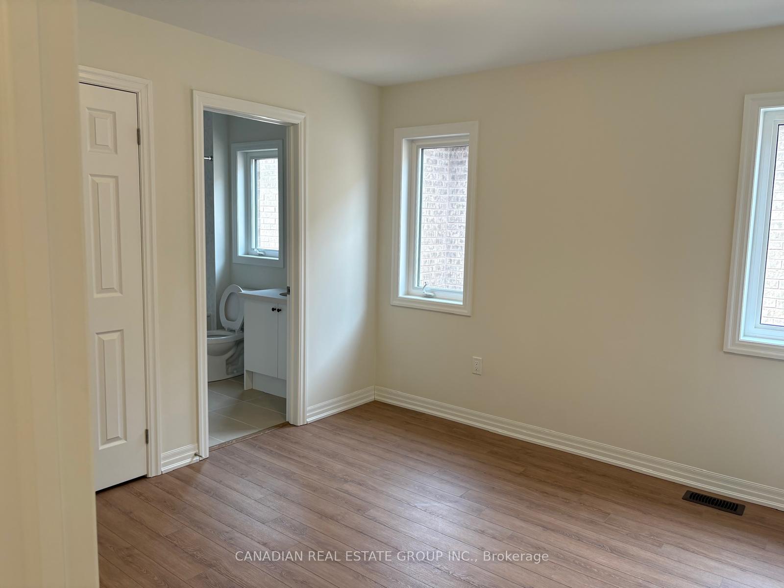Photo 18 of 45 Donald Ingram Crescent, Georgina, Keswick North — HOMEH
