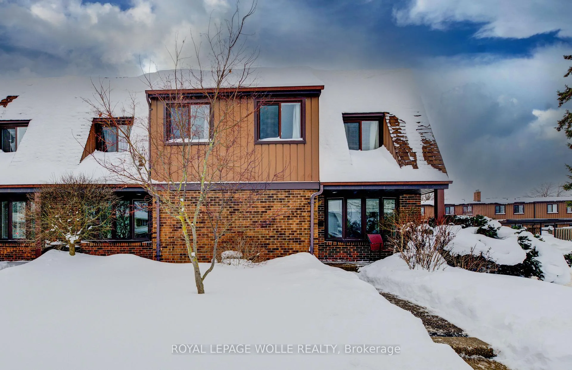 Photo 3 of Unit 1, 285 Sandowne Drive, Waterloo — HOMEH