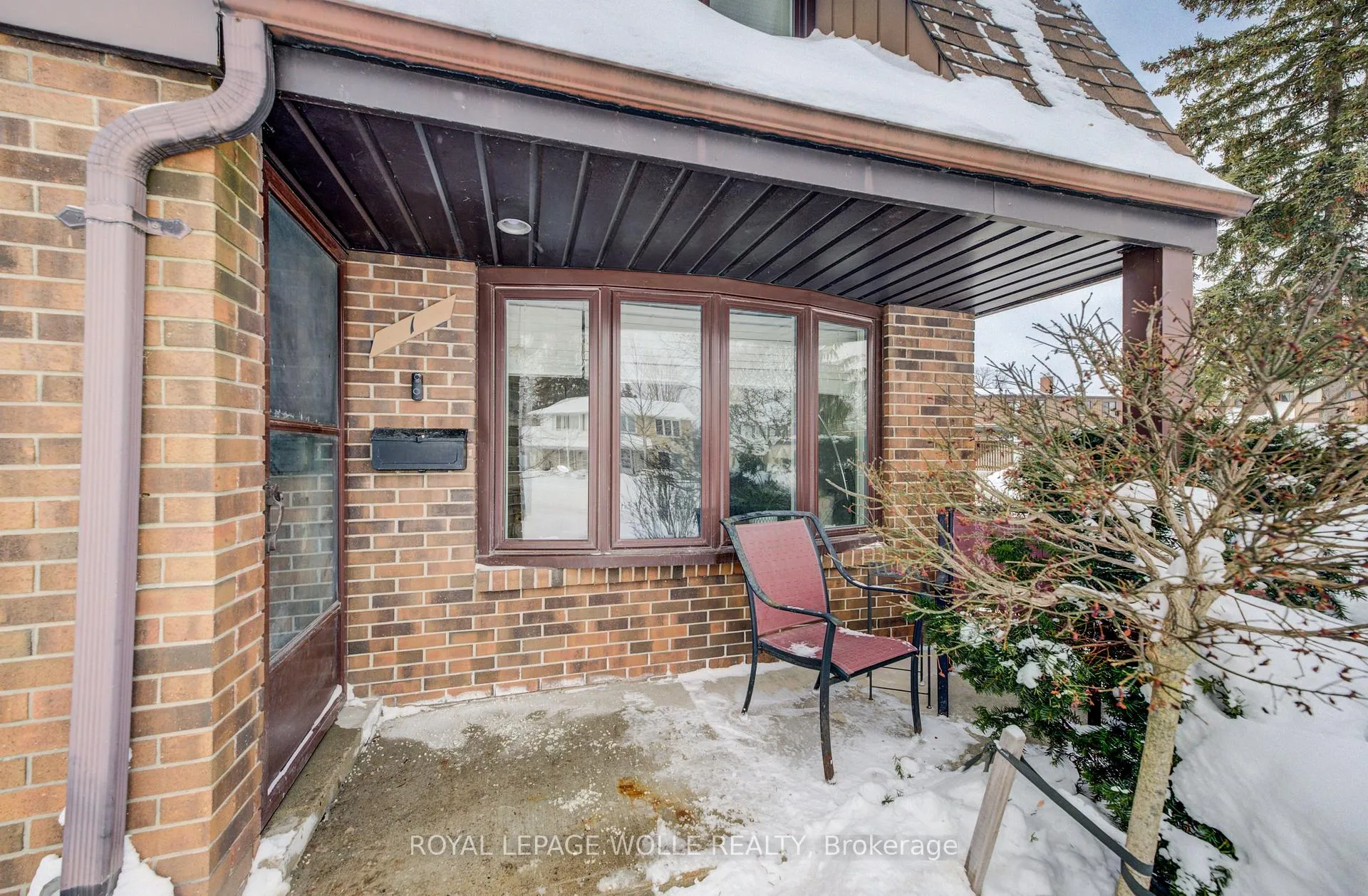 Photo 4 of Unit 1, 285 Sandowne Drive, Waterloo — HOMEH