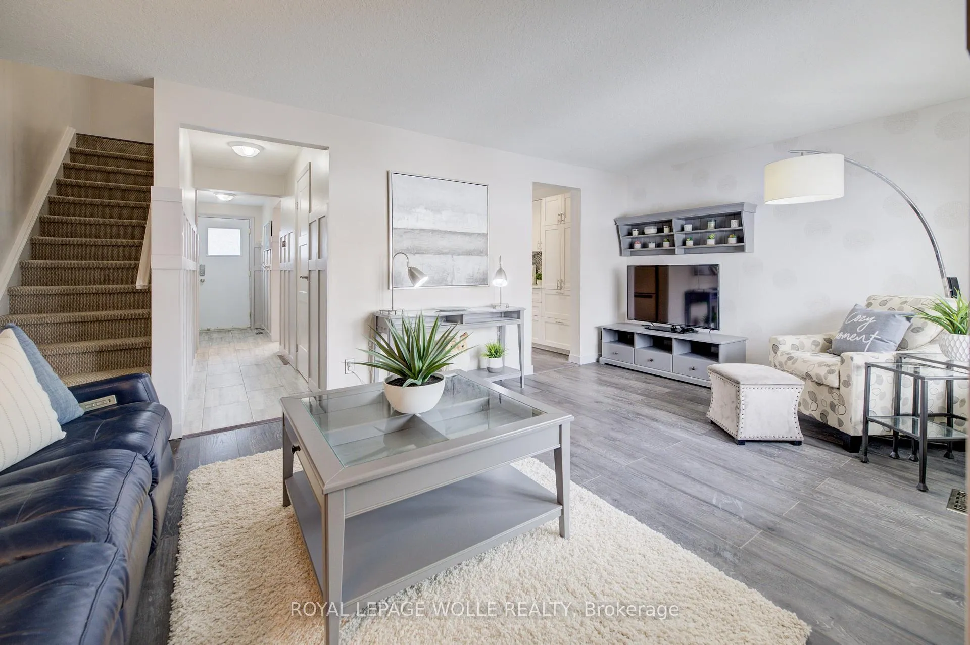Photo 8 of Unit 1, 285 Sandowne Drive, Waterloo — HOMEH