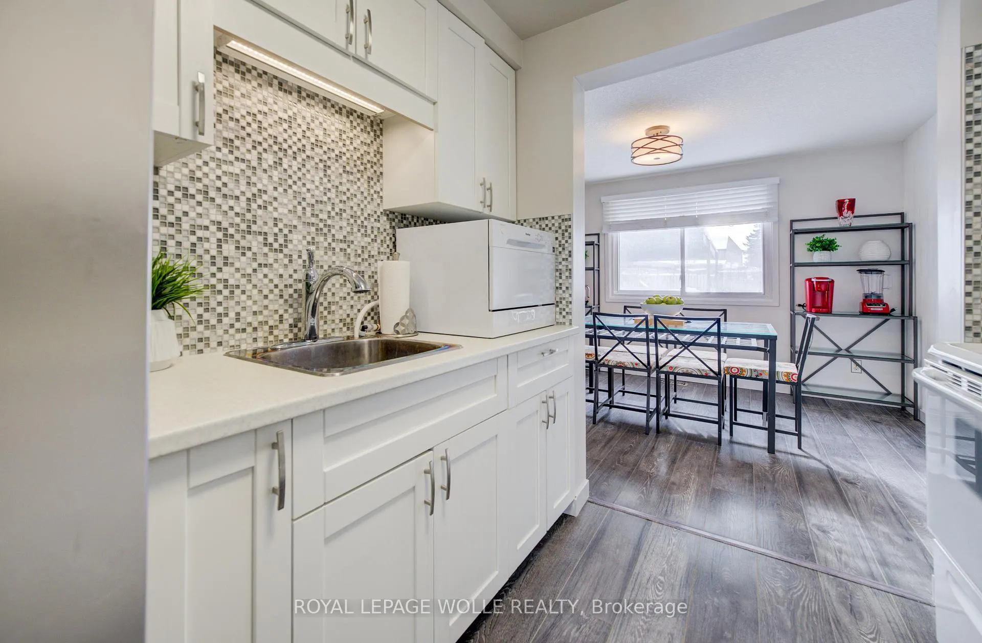 Photo 13 of Unit 1, 285 Sandowne Drive, Waterloo — HOMEH