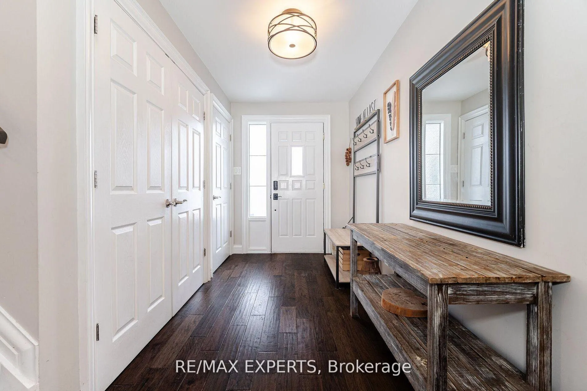Photo 4 of 92 Ambleside Drive, Brampton, Brampton South — HOMEH