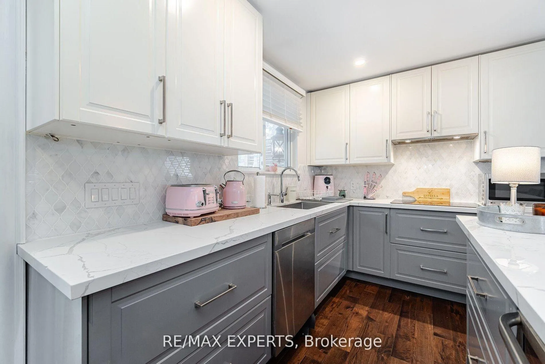 Photo 9 of 92 Ambleside Drive, Brampton, Brampton South — HOMEH