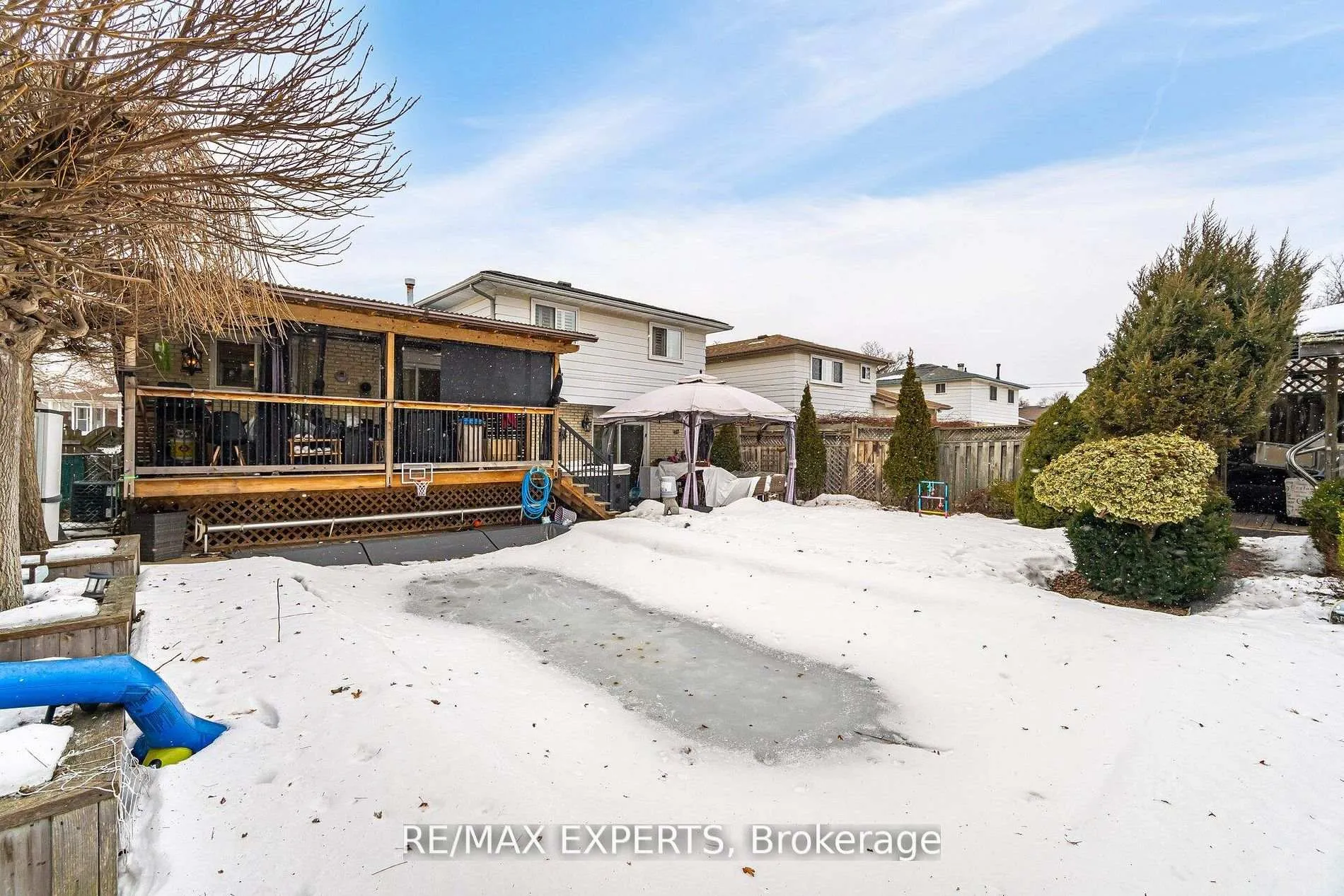 Photo 10 of 92 Ambleside Drive, Brampton, Brampton South — HOMEH