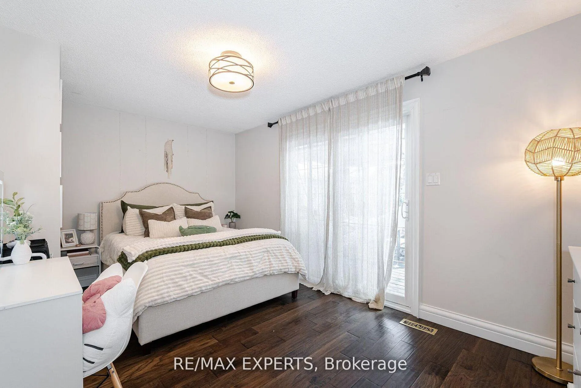 Photo 19 of 92 Ambleside Drive, Brampton, Brampton South — HOMEH