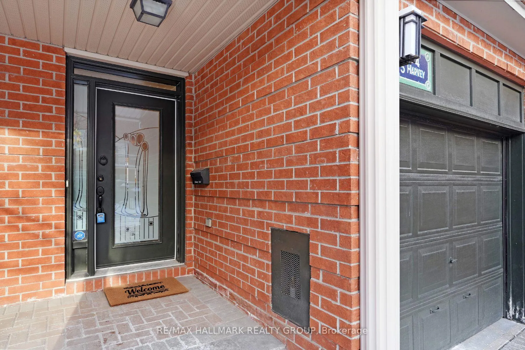 Photo 3 of Unit 4, 5 Harvey Street, Ottawa, Ottawa East — HOMEH