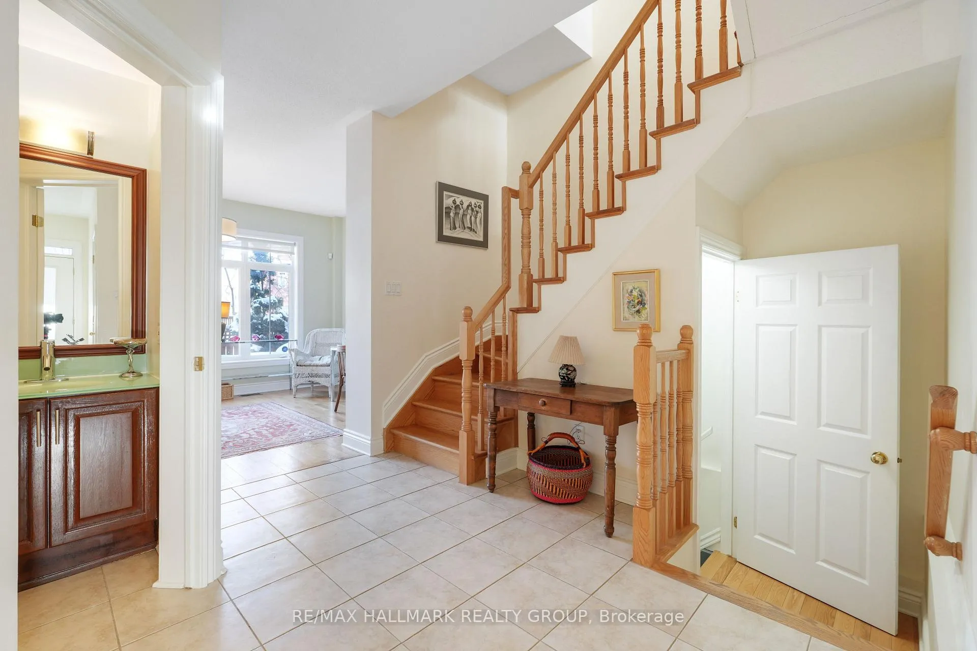 Photo 5 of Unit 4, 5 Harvey Street, Ottawa, Ottawa East — HOMEH