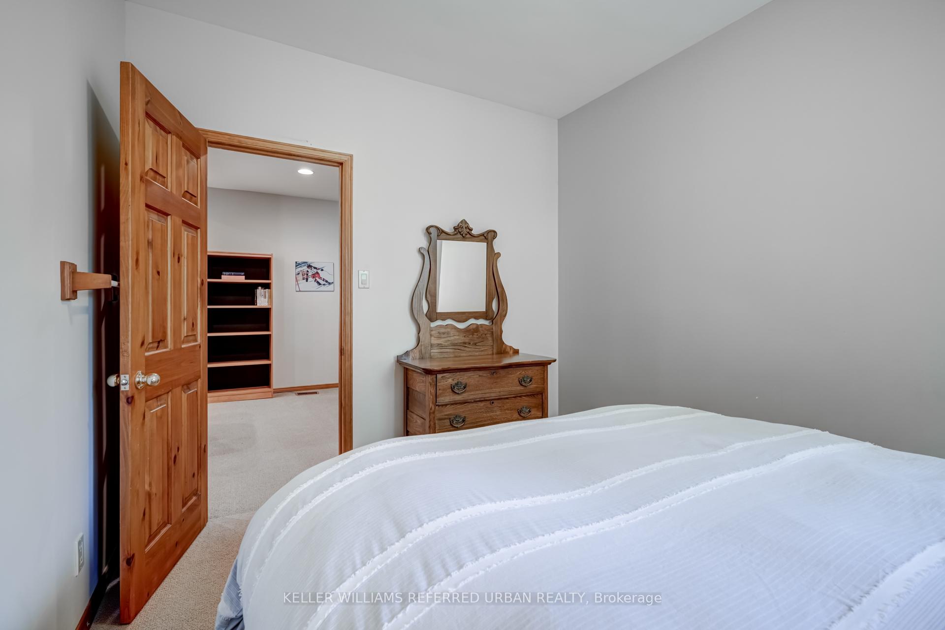 Photo 12 of 8672 Poplar Sideroad, Clearview, Rural Clearview — HOMEH