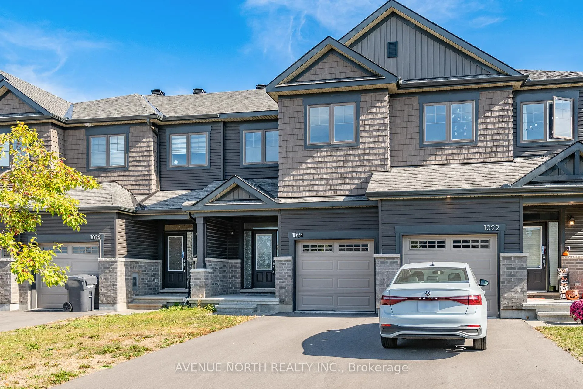 Photo 2 of 1024 Kijik Crescent, Ottawa, Blossom Park/Kemp Park/Findlay Creek — HOMEH