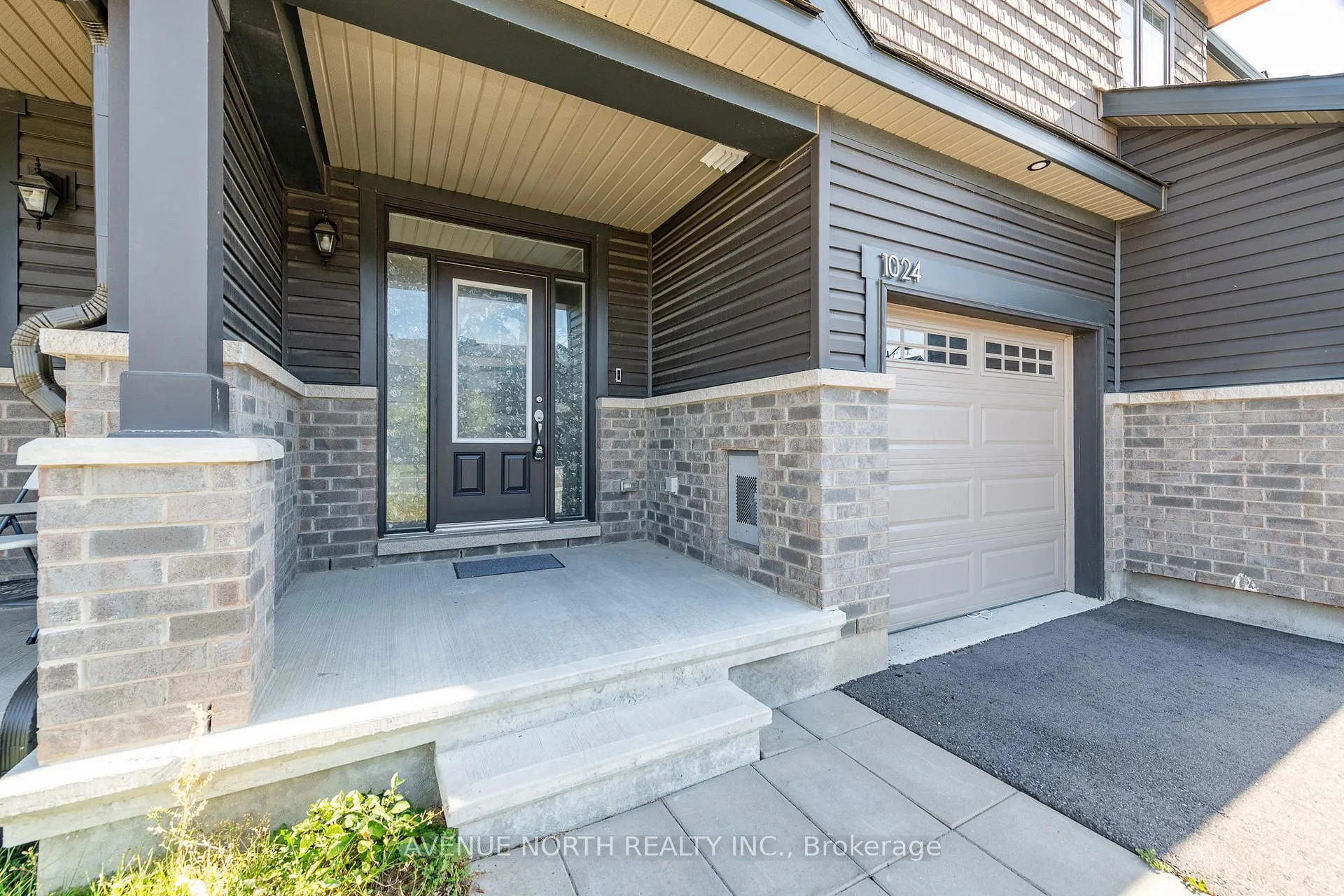 Photo 3 of 1024 Kijik Crescent, Ottawa, Blossom Park/Kemp Park/Findlay Creek — HOMEH