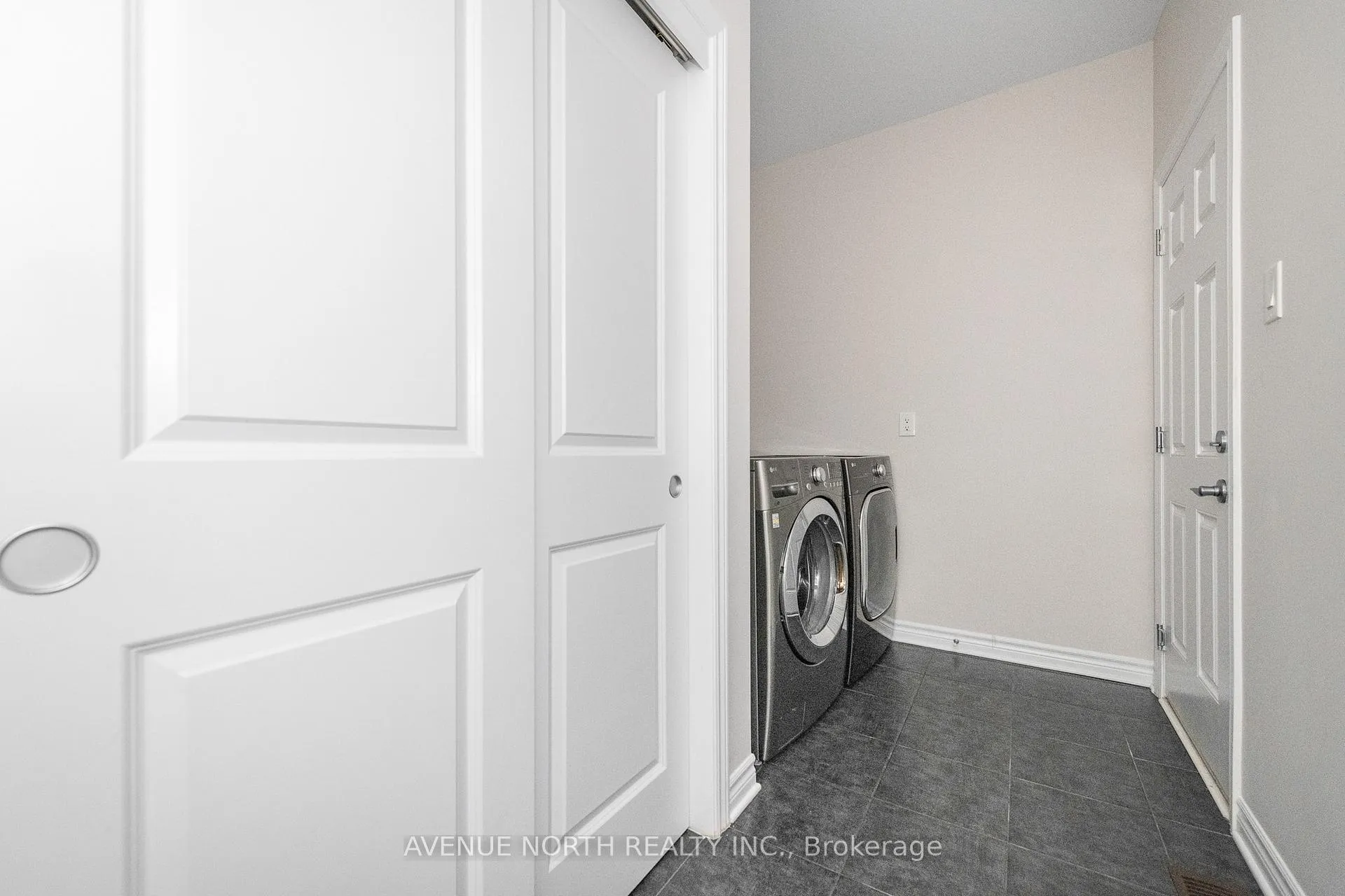 Photo 8 of 1024 Kijik Crescent, Ottawa, Blossom Park/Kemp Park/Findlay Creek — HOMEH