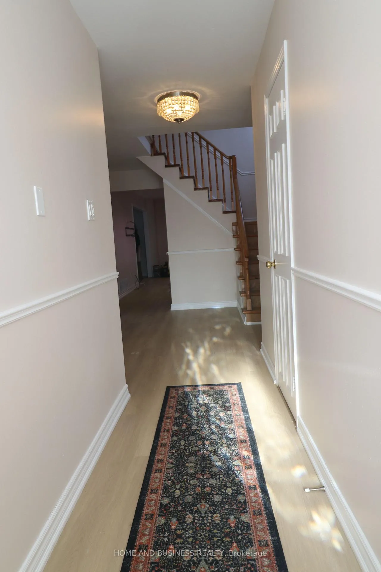 Photo 4 of 10 Hudson Drive W, Brampton, Fletcher's West — HOMEH