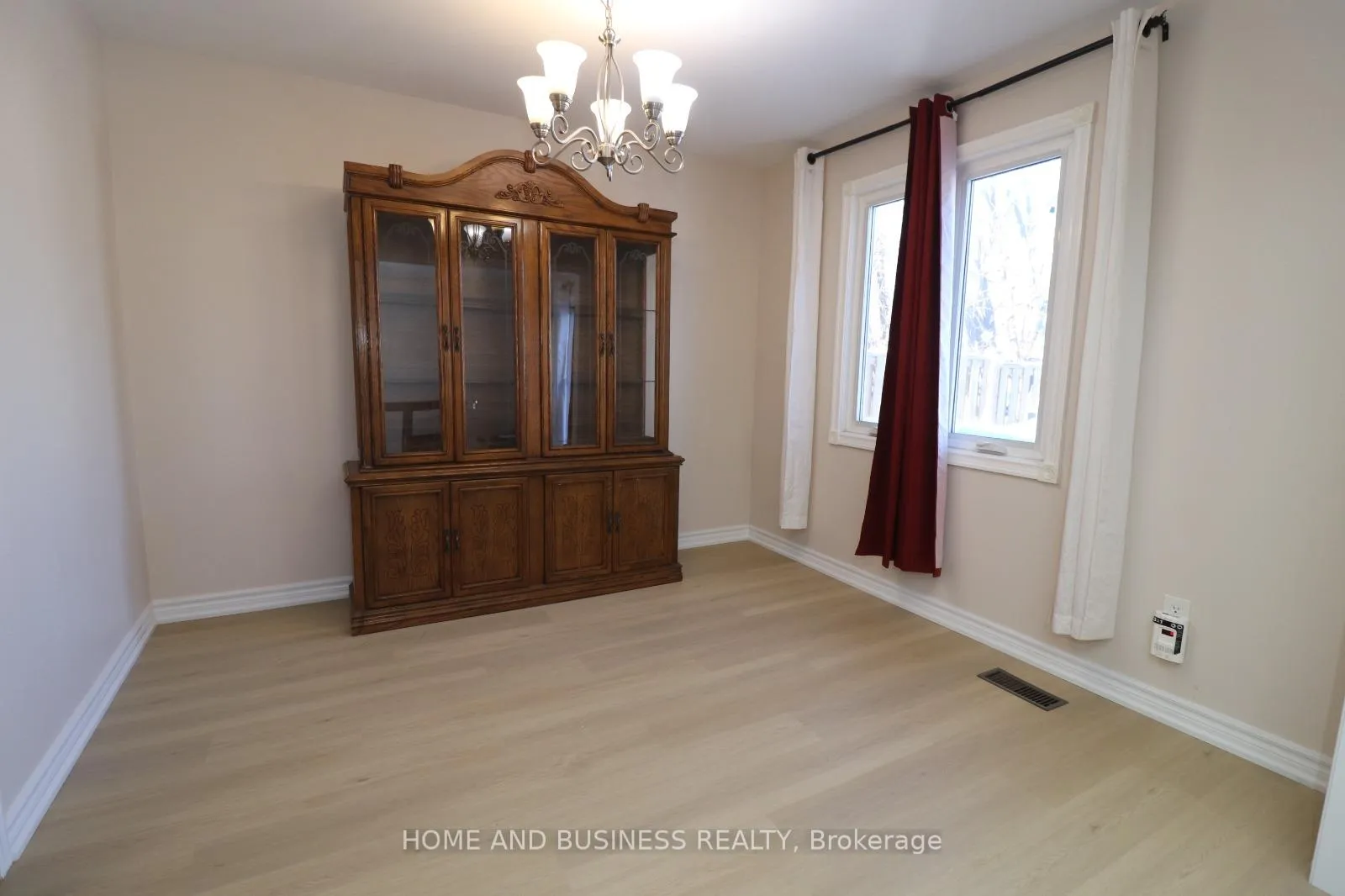 Photo 8 of 10 Hudson Drive W, Brampton, Fletcher's West — HOMEH