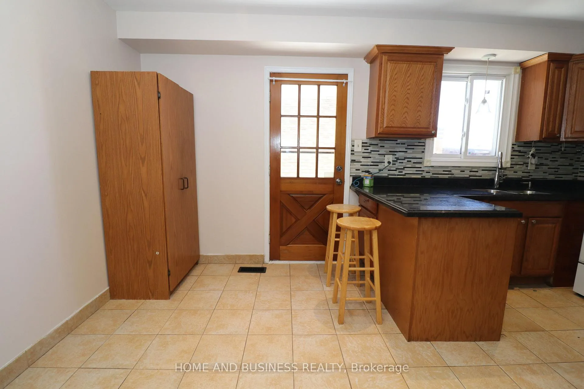 Photo 11 of 10 Hudson Drive W, Brampton, Fletcher's West — HOMEH