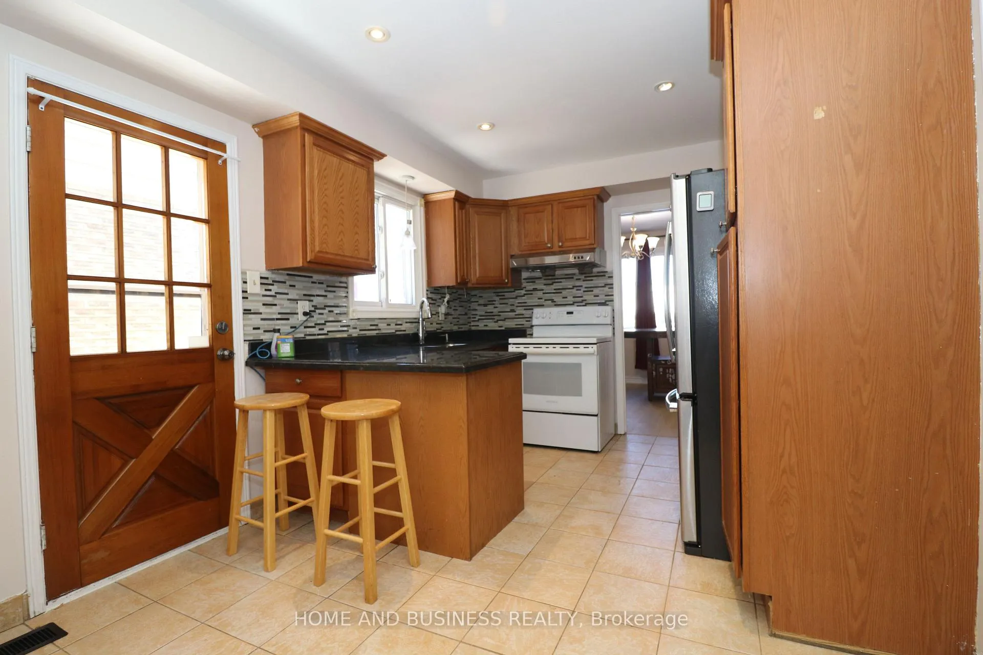 Photo 12 of 10 Hudson Drive W, Brampton, Fletcher's West — HOMEH