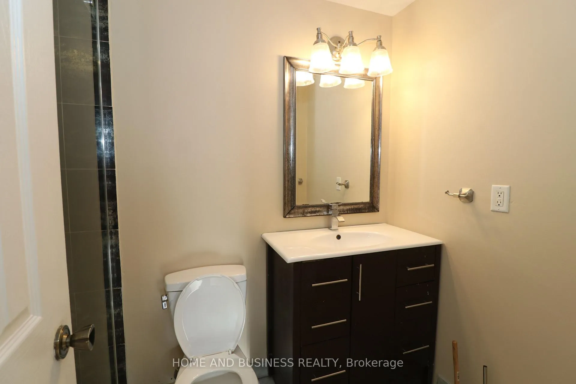 Photo 22 of 10 Hudson Drive W, Brampton, Fletcher's West — HOMEH