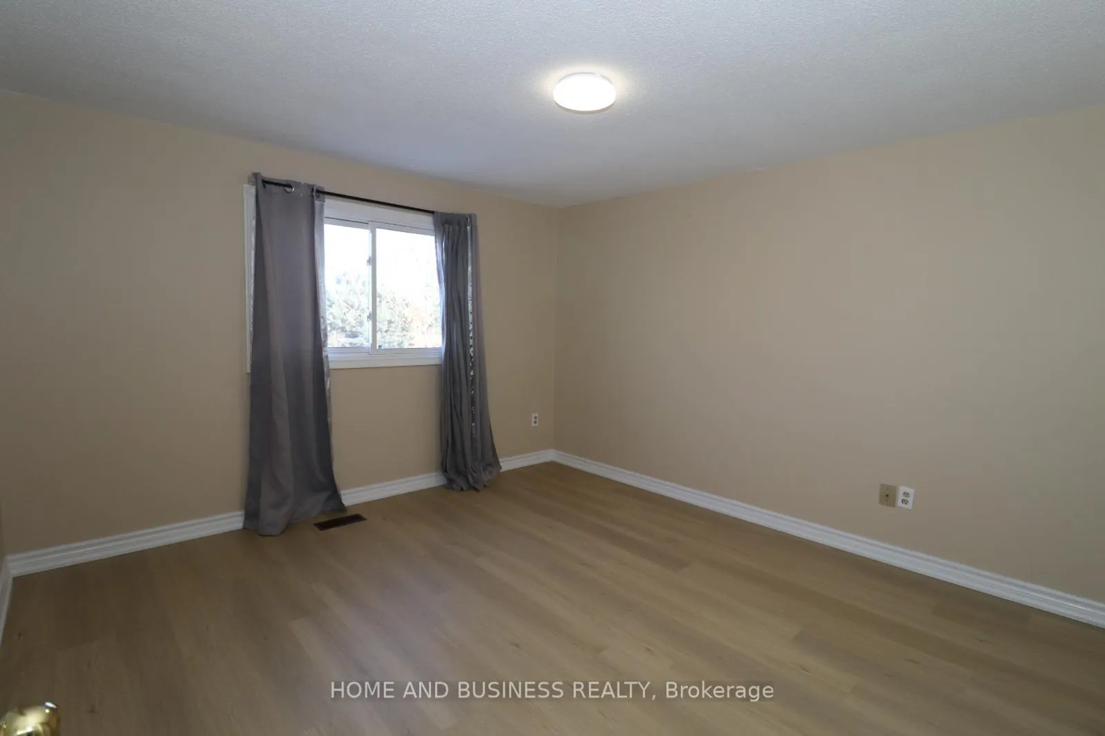 Photo 27 of 10 Hudson Drive W, Brampton, Fletcher's West — HOMEH